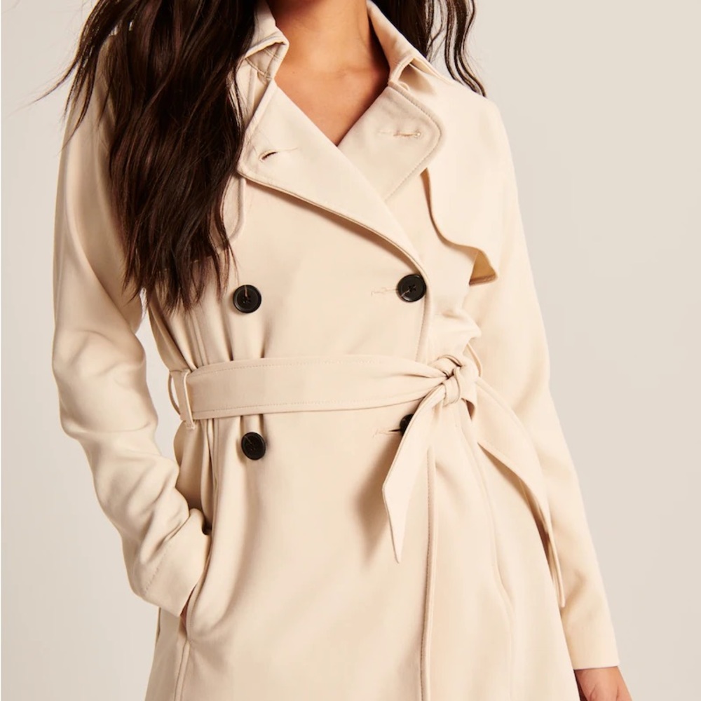 Abercrombie & Fitch trench coat in cream